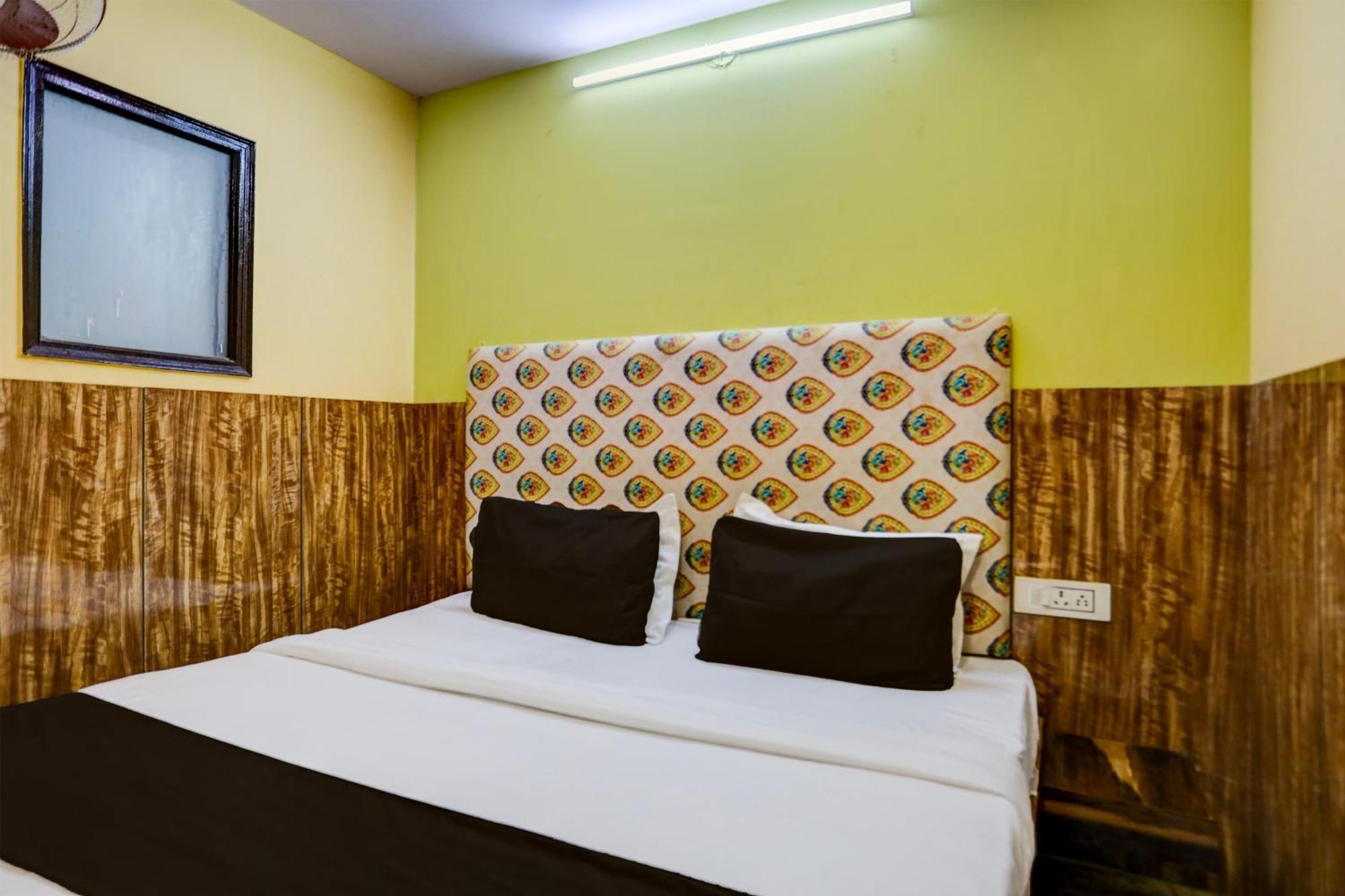 Hotel O Park View Делхи Екстериор снимка