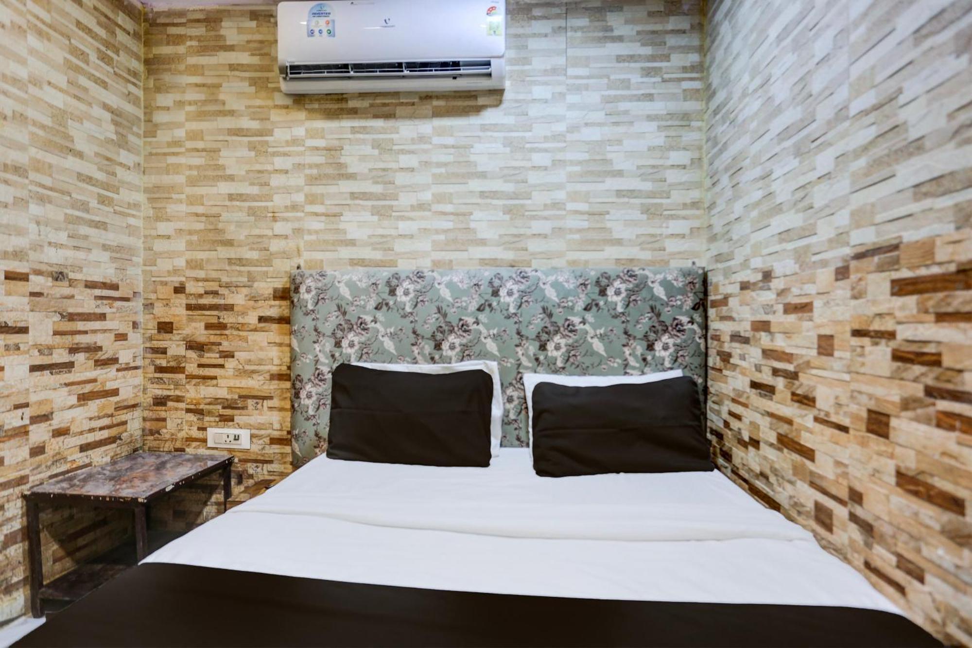 Hotel O Park View Делхи Екстериор снимка