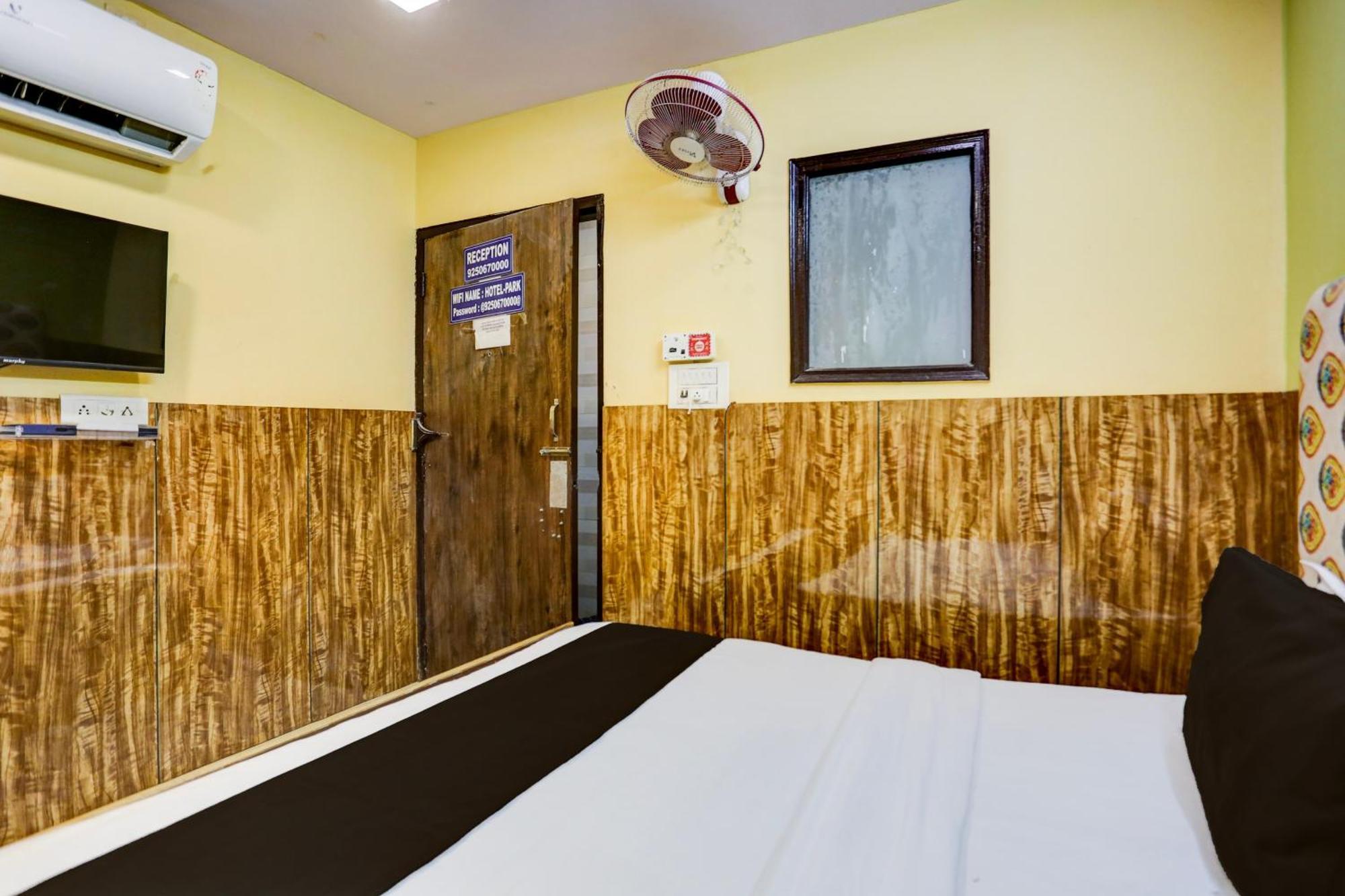Hotel O Park View Делхи Екстериор снимка