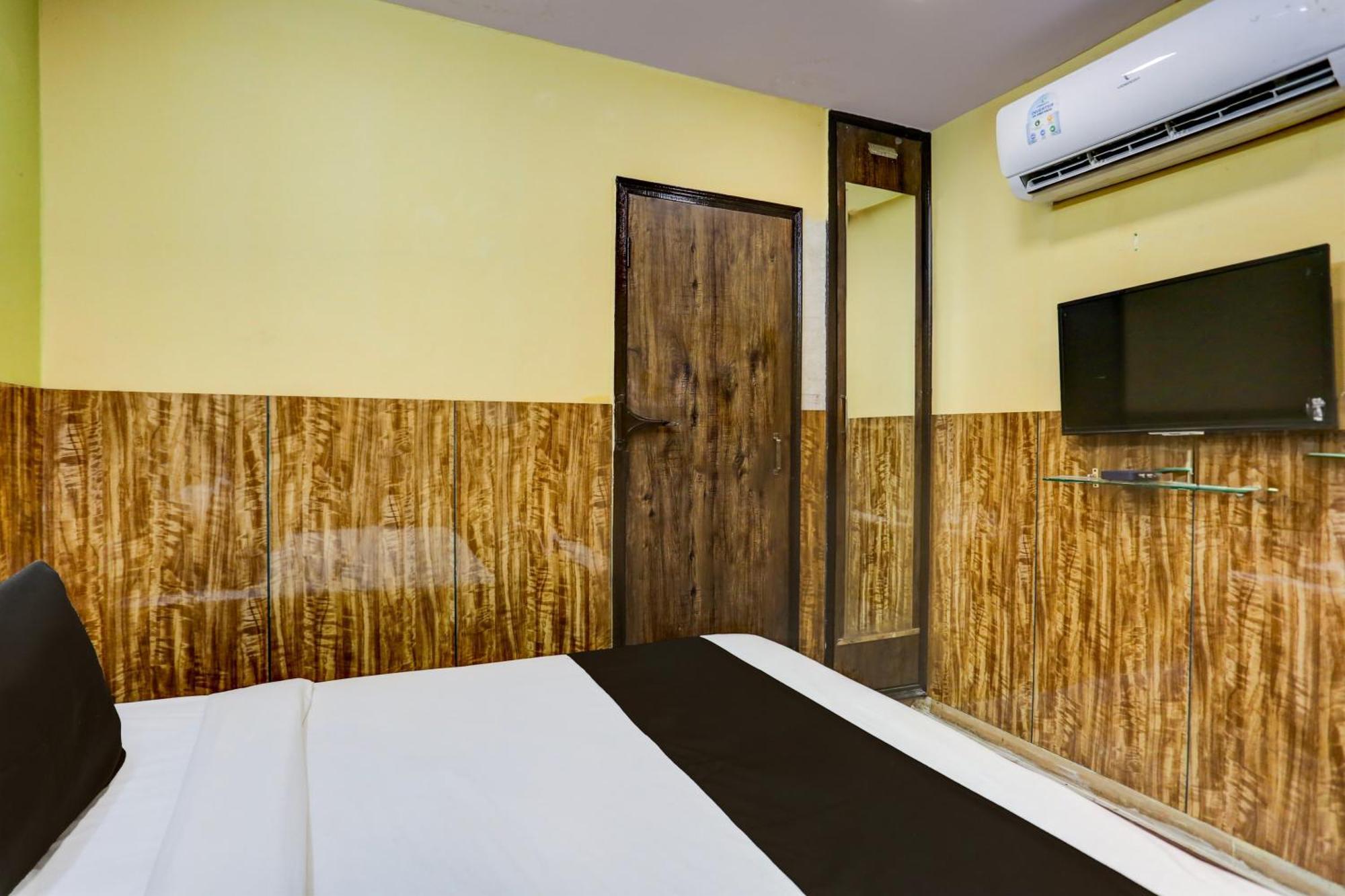 Hotel O Park View Делхи Екстериор снимка