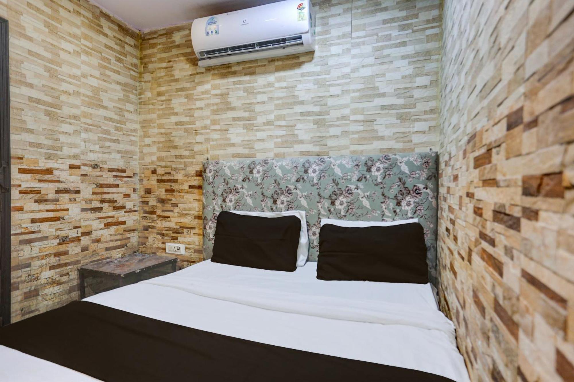 Hotel O Park View Делхи Екстериор снимка