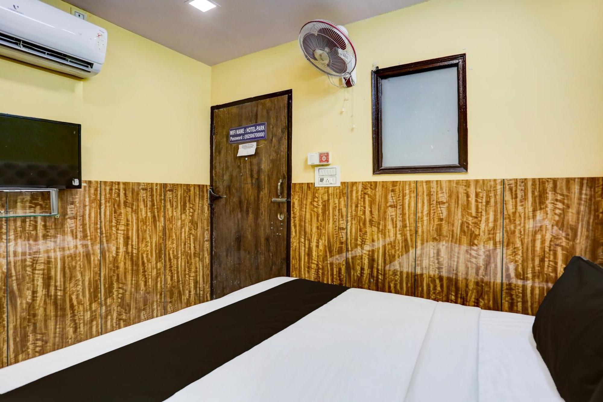 Hotel O Park View Делхи Екстериор снимка