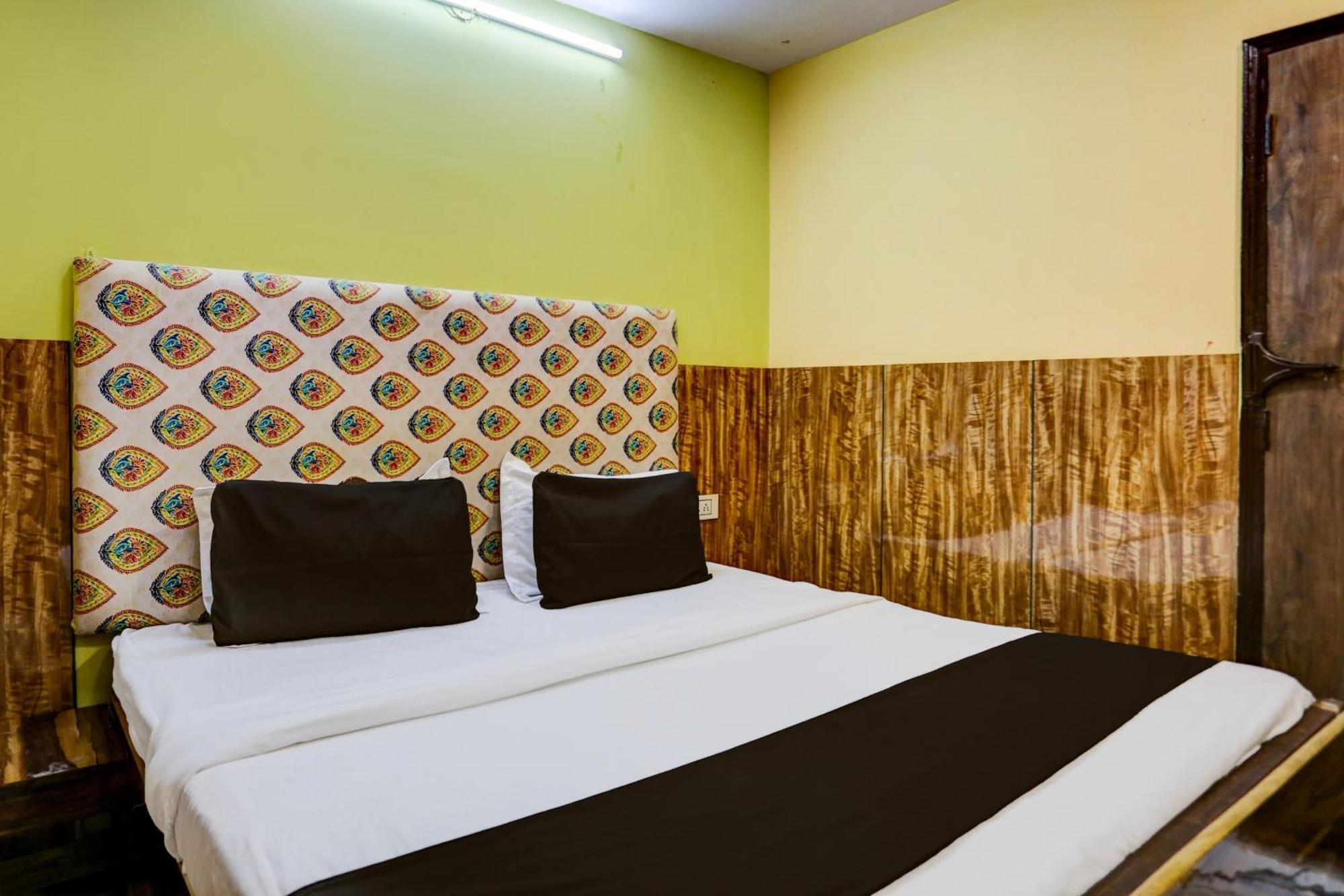 Hotel O Park View Делхи Екстериор снимка