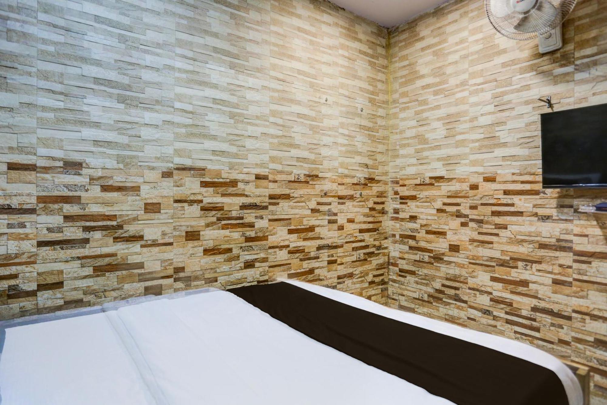 Hotel O Park View Делхи Екстериор снимка