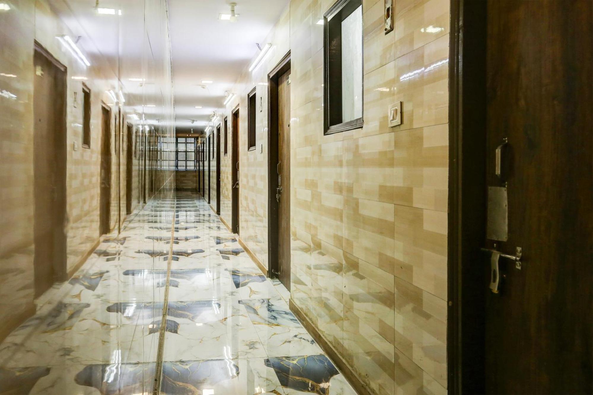 Hotel O Park View Делхи Екстериор снимка