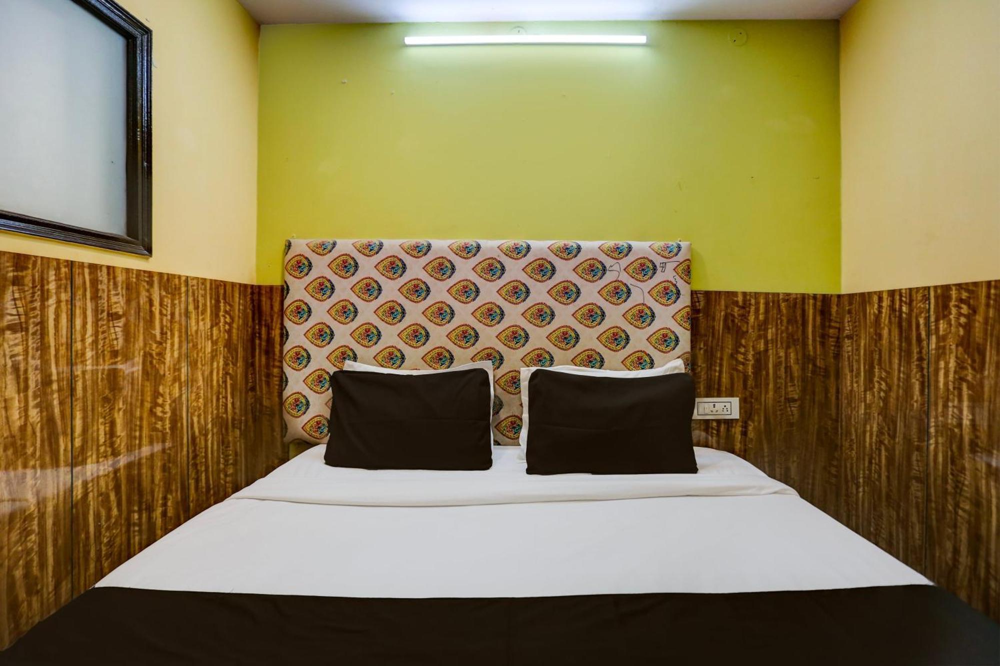 Hotel O Park View Делхи Екстериор снимка