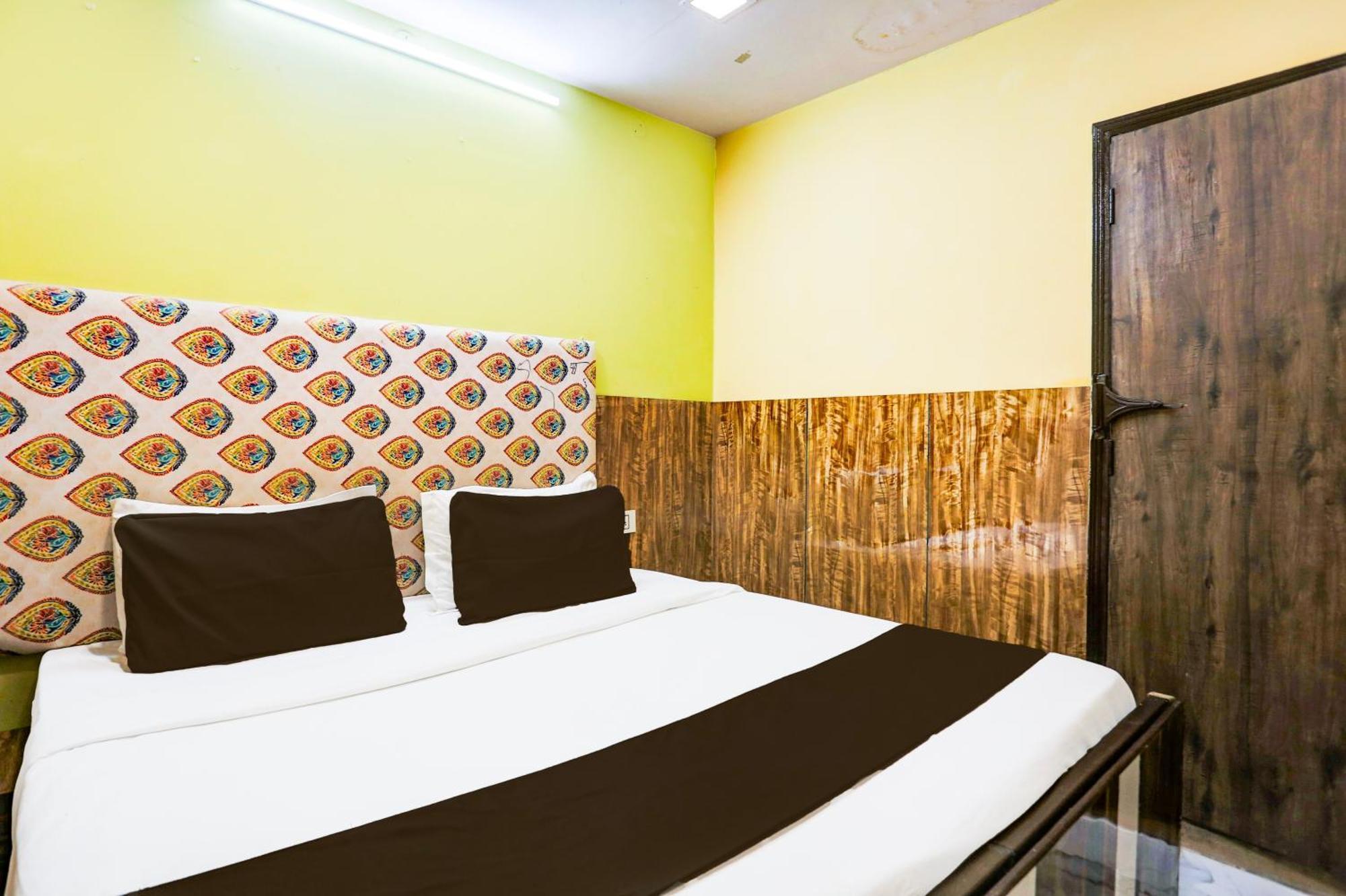 Hotel O Park View Делхи Екстериор снимка