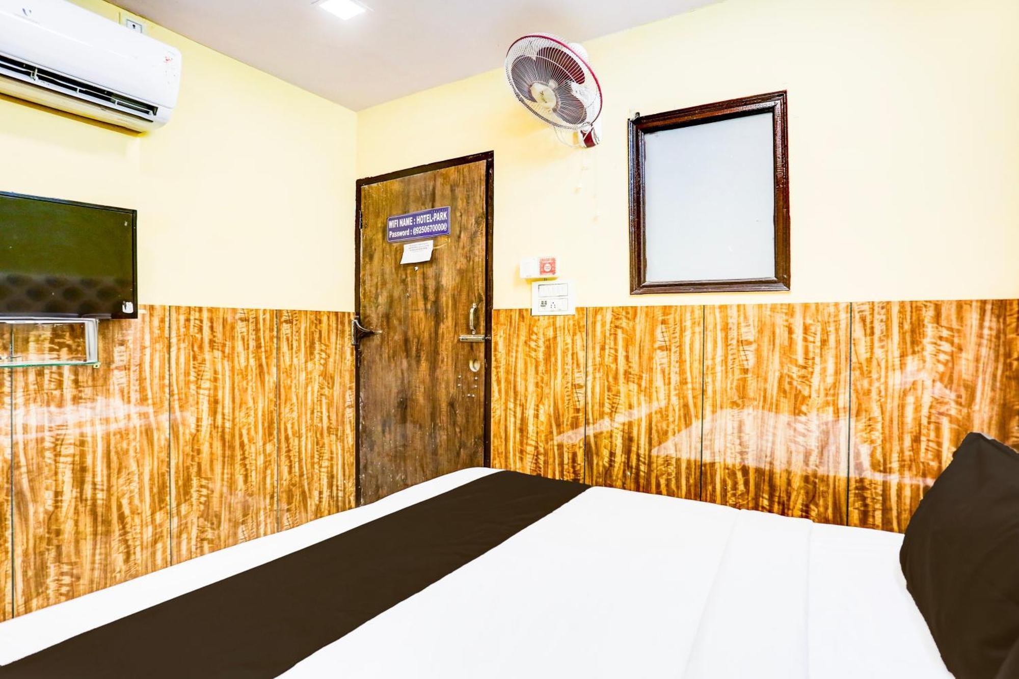 Hotel O Park View Делхи Екстериор снимка