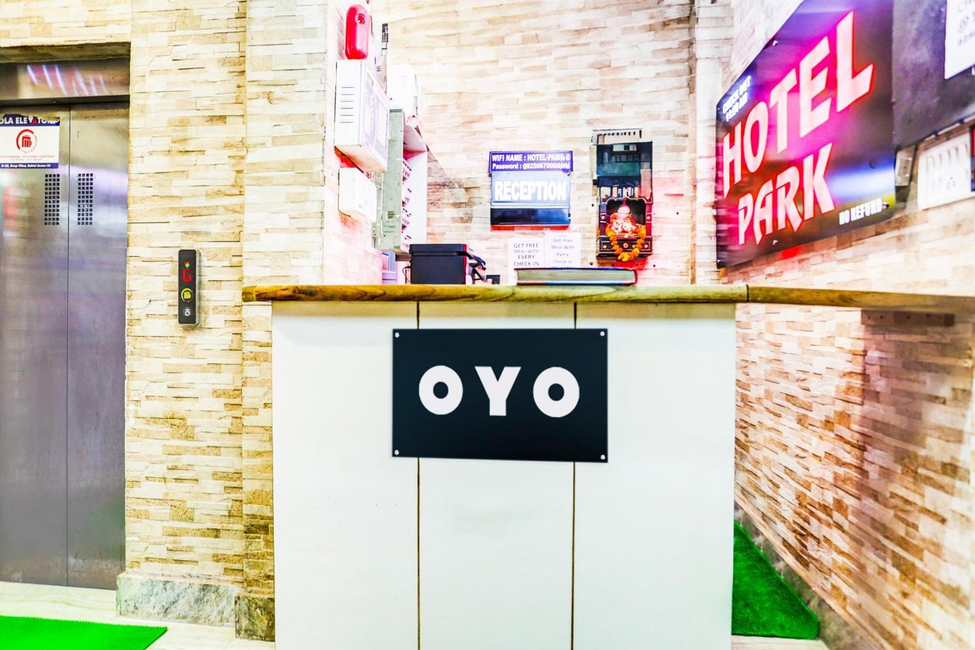 Hotel O Park View Делхи Екстериор снимка